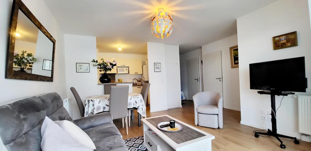 Appartement Moderne Finement Decore Avec Balcon A Centre Vannes