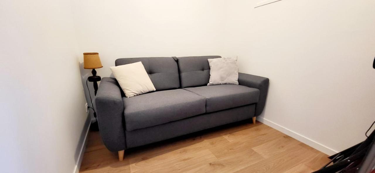 Moderne Finement Decore Avec Balcon A Centre